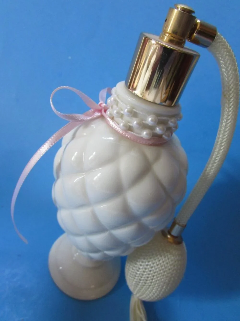 Avon pretty piece